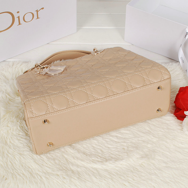 dior soft tote lambskin 52232 apricot